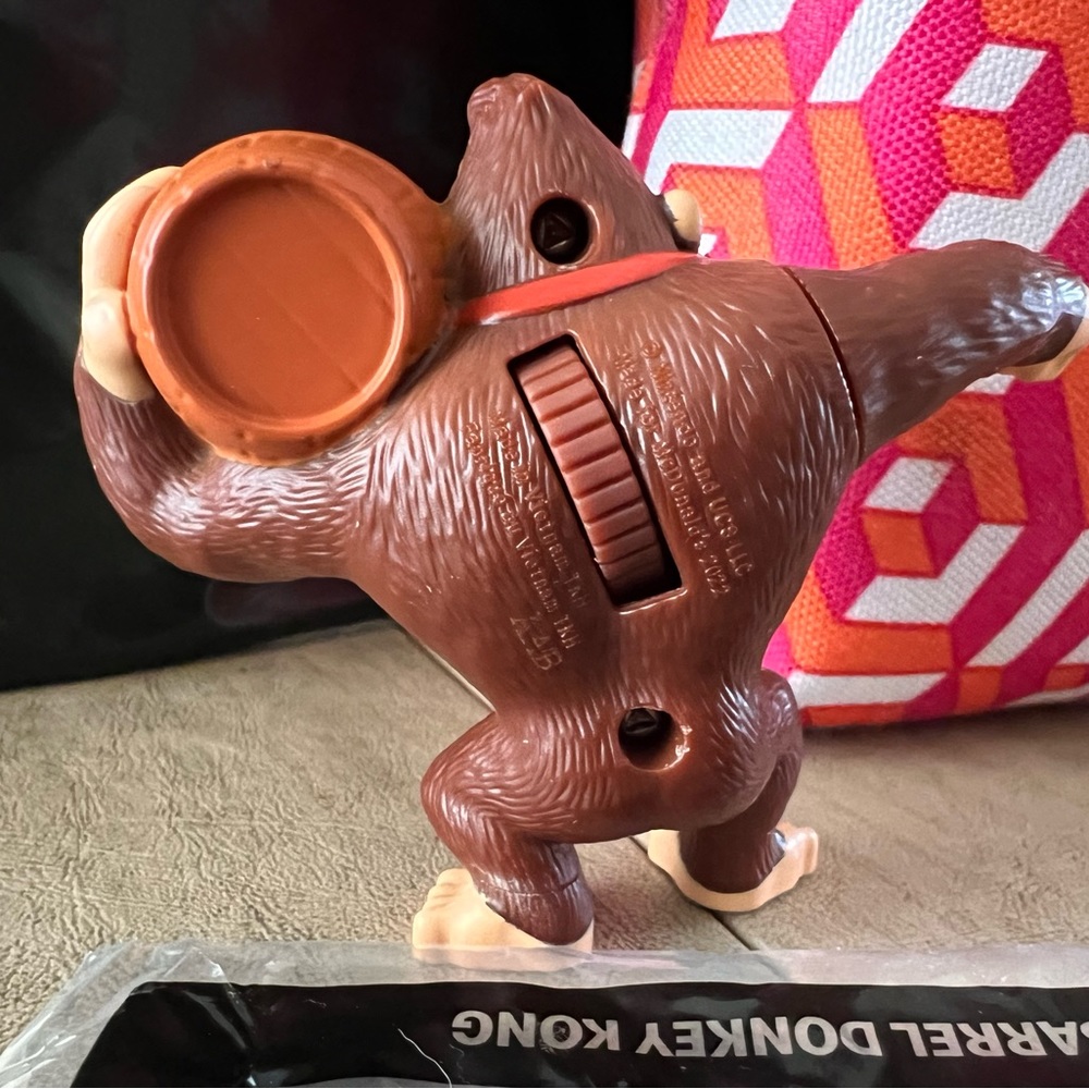 The Super Mario Brothers Movie / NEW Barrel Donkey Kong Toy - Picture 3 of 8